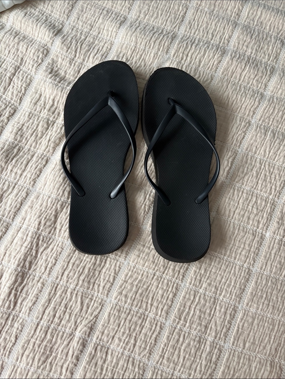 Old Navy Black Women's Flip Flop Sandals
